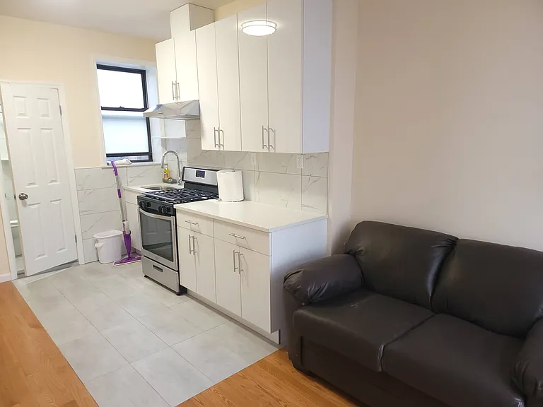 12 Delancey St Apt 9, New York