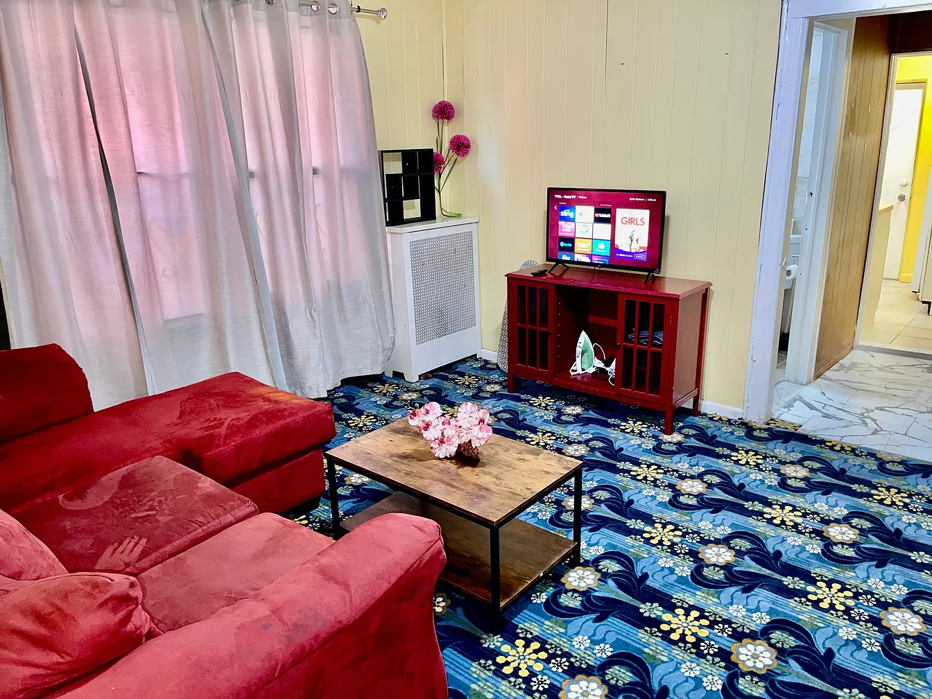 Renovated 2 Bedroom Furnished Apartment