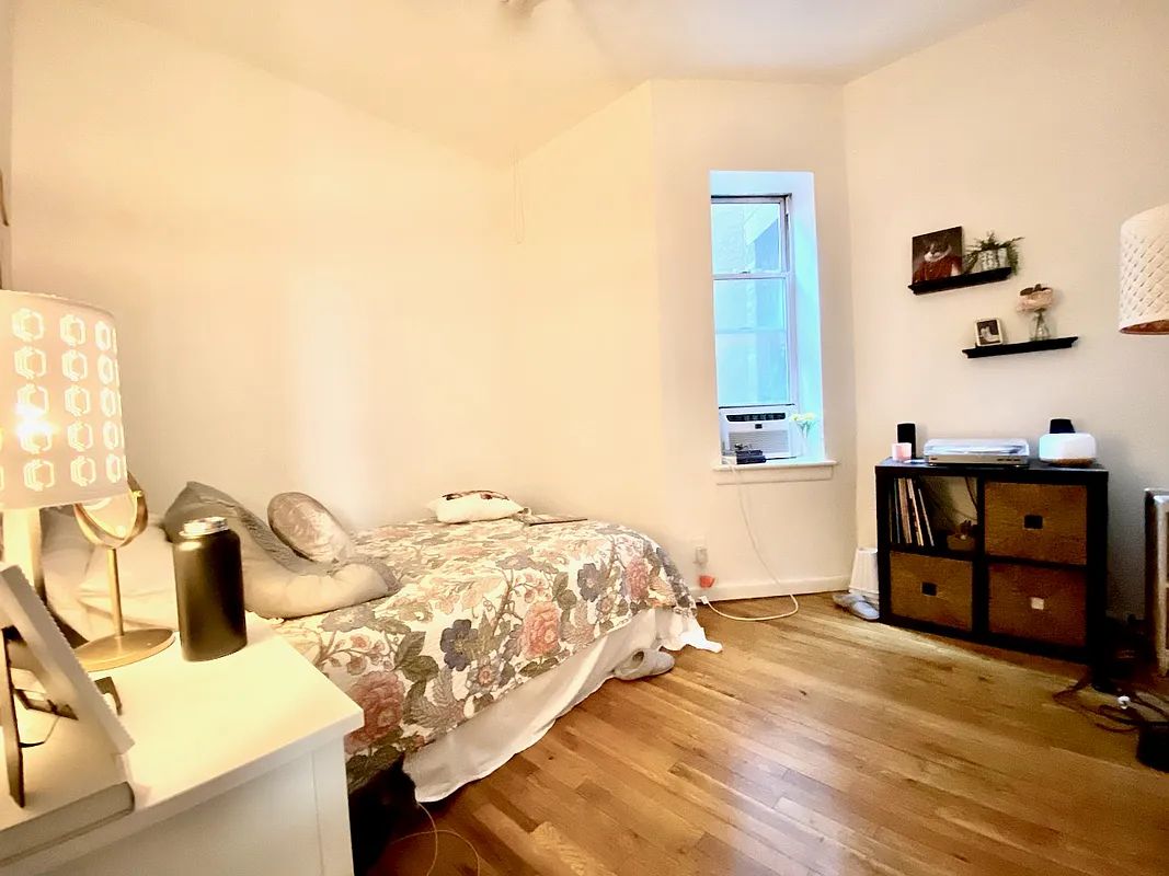 Spacious Two Bedroom In Central Park